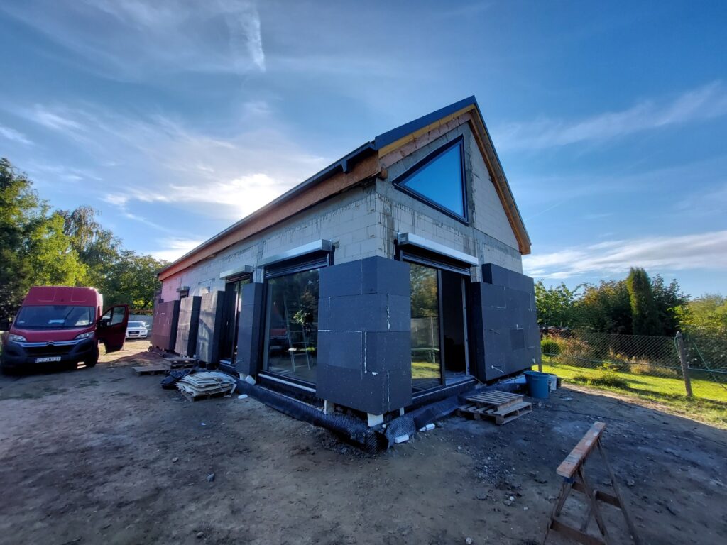 Budowa domu pod klucz – ocieplenie elewacji styropianem