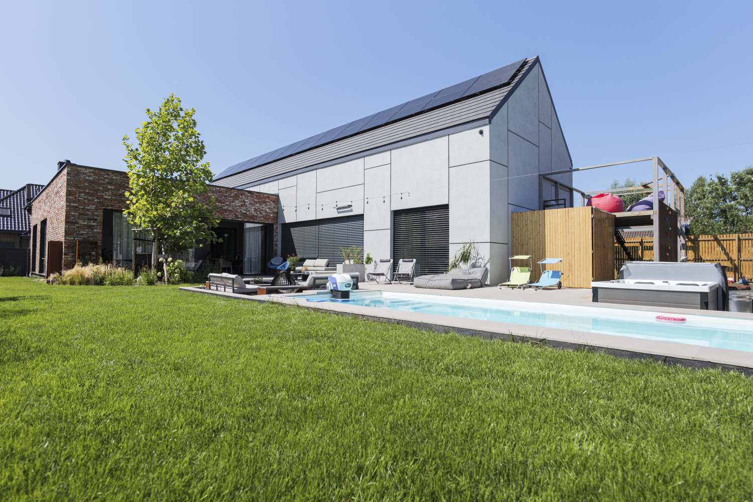 Smart home dom premium – nowoczesny dom z fotowoltaiką i basenem