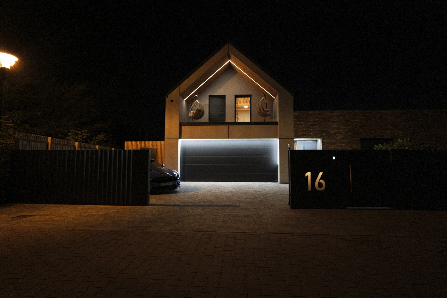 Dom z garażem w bryle – praktyczne rozwiązania