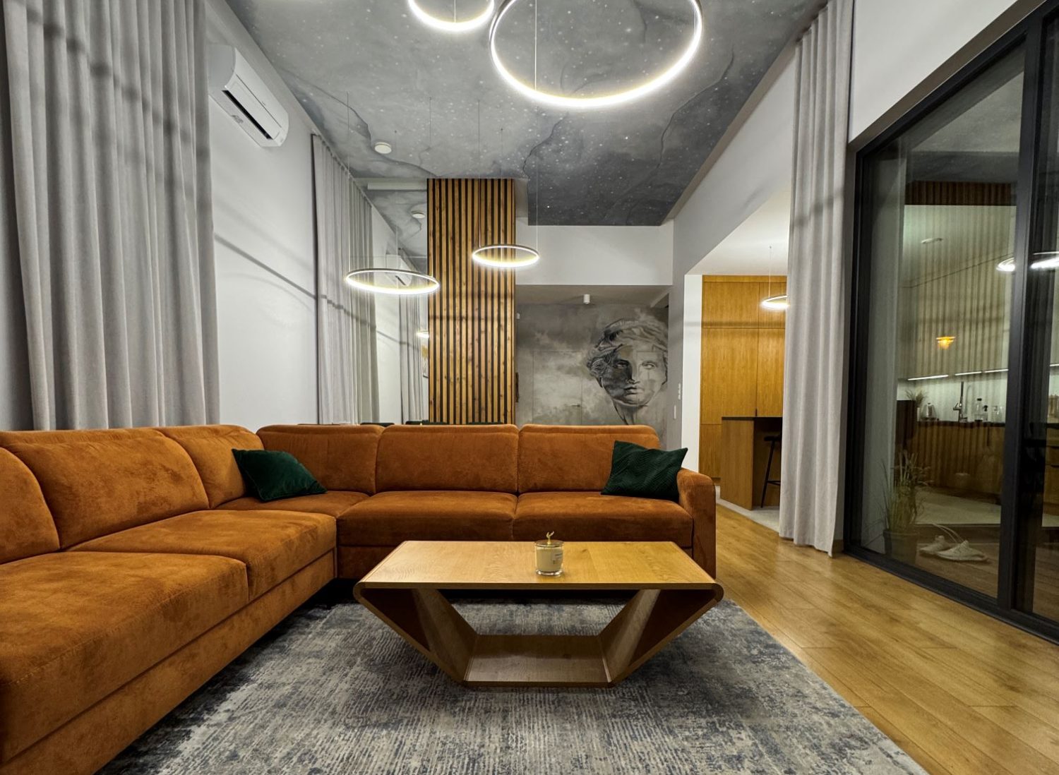 Jak współpraca z projektantem wnętrz pomaga uniknąć błędów przy budowie