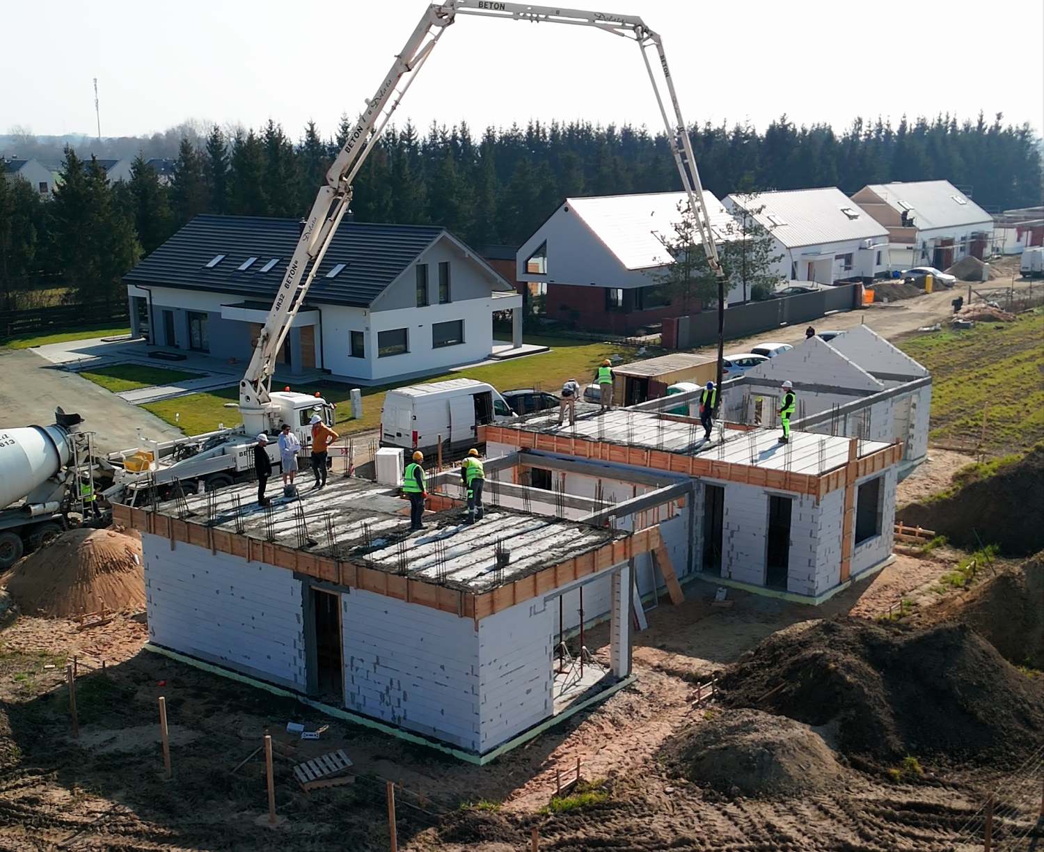 Projekt wnętrz a instalacje – planowanie instalacji na etapie budowy domu jednorodzinnego