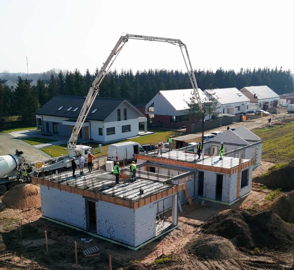 Błędy przy budowie domu – prace konstrukcyjne i brak koordynacji na budowie